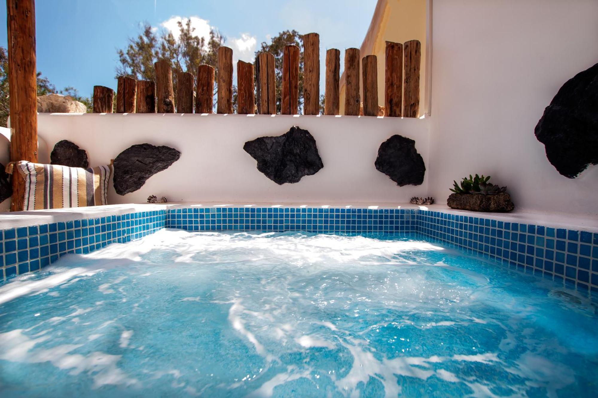 Asera Suites - Prive Jacuzzi Kamári Eksteriør bilde